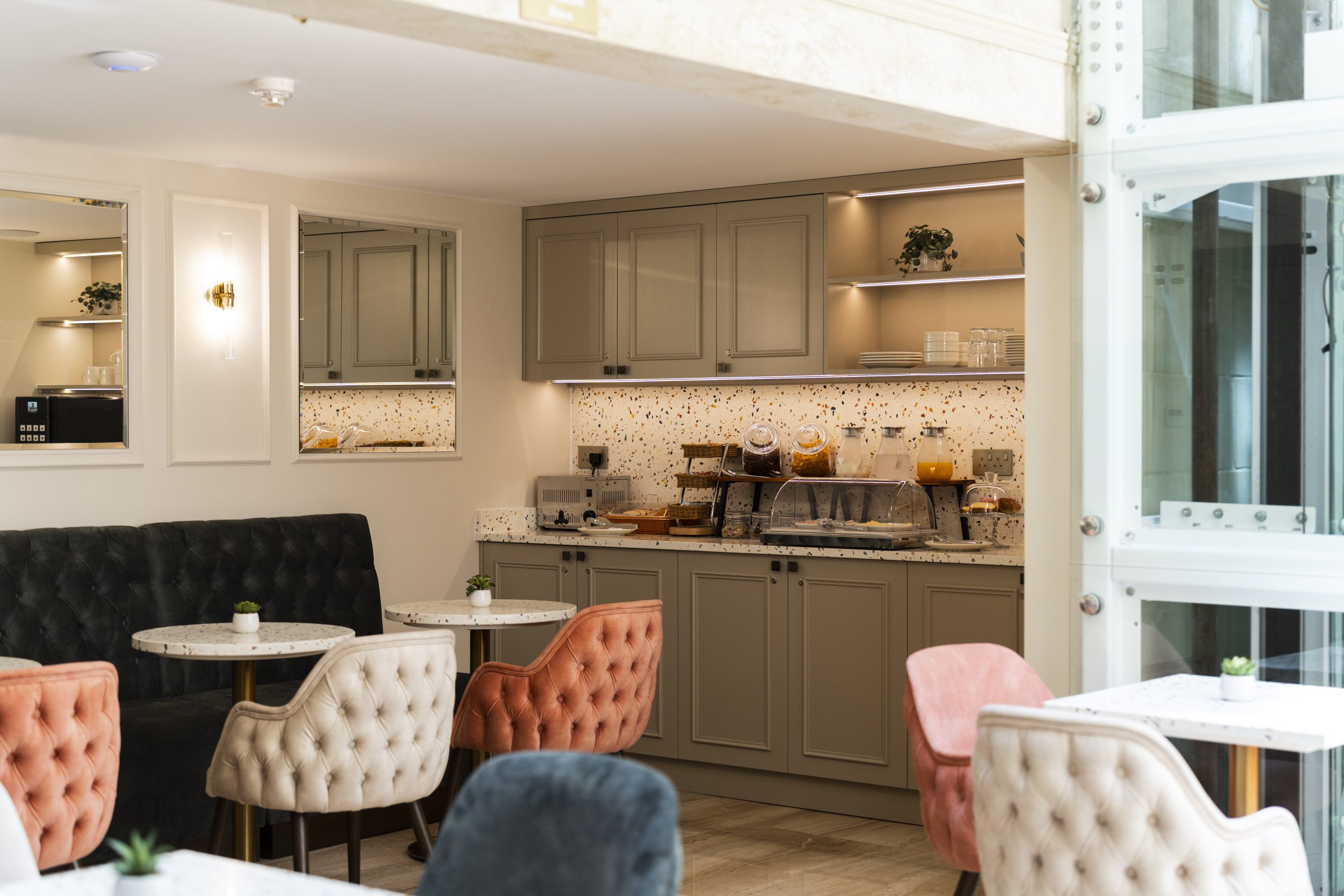 0 Breakfast Area(1)